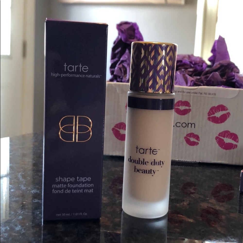 tarte Shape Tape matte foundation Light Neutral